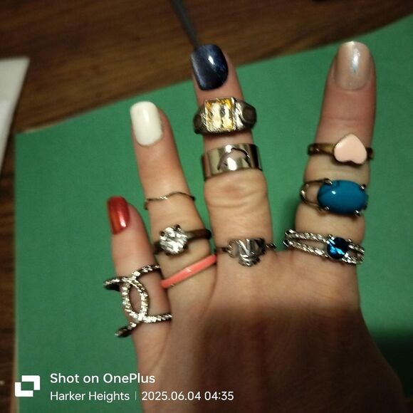 Lot of 10 Rings - Picture 7 of 10